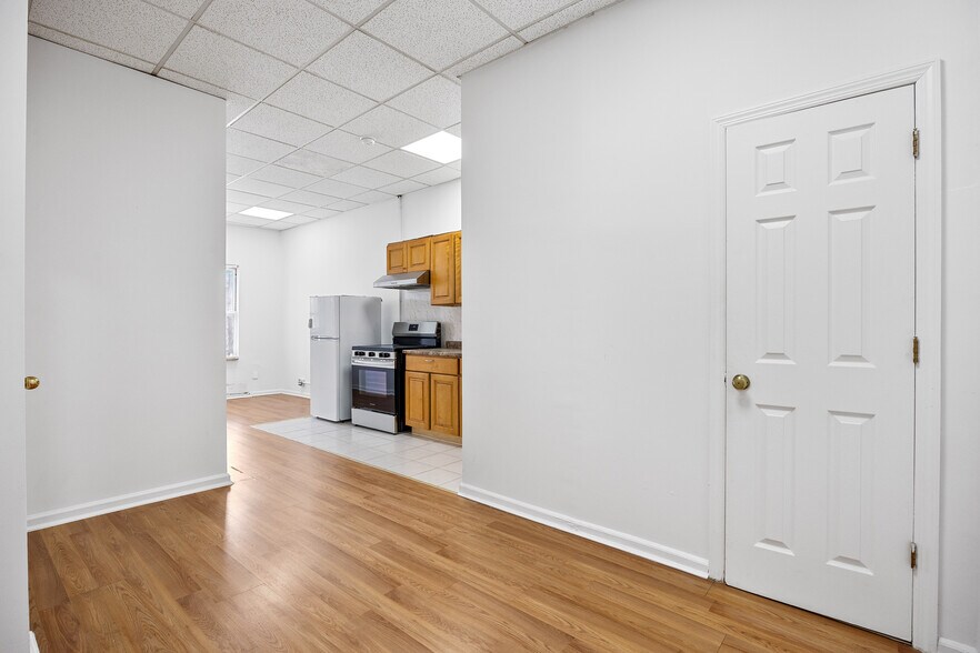 More Photos Of 15226-15228 Northern Blvd, Flushing General Retail For Sale