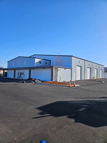 More Photos Of 3806 166th NE, Arlington Health Club For Lease