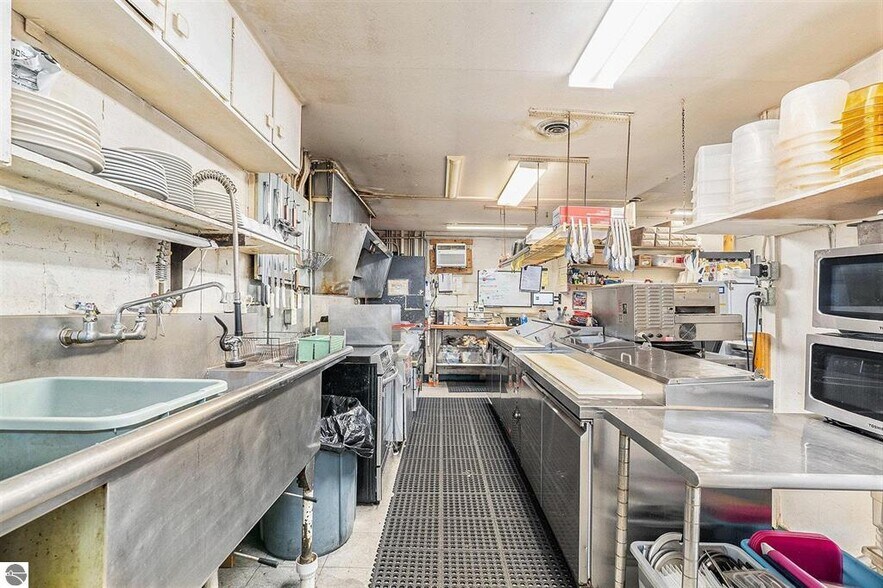 More Photos Of 116 W Wexford Ave, Buckley General Retail For Sale