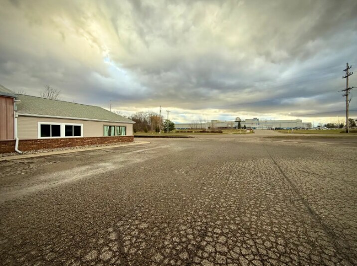 More Photos Of 207 E Kipp Rd, Mason Warehouse For Sale