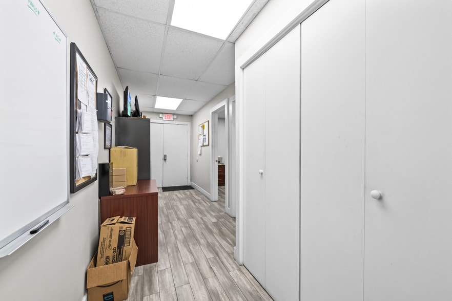 More Photos Of 4521 N Federal Hwy, Pompano Beach Auto Dealership For Sale