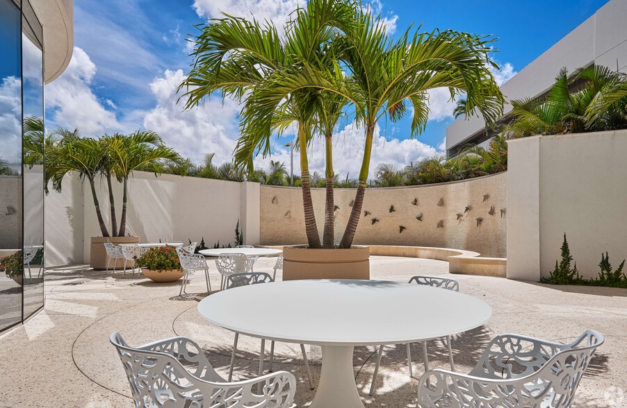 More Photos Of 3835 PGA Blvd, Palm Beach Gardens Office For Lease
