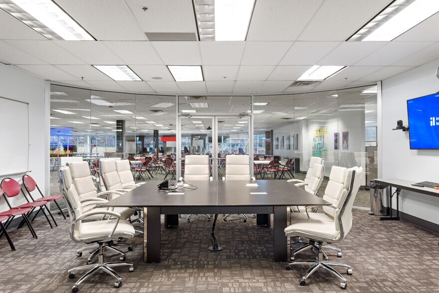 More Photos Of 382 W Park Cir, Provo Office For Sale