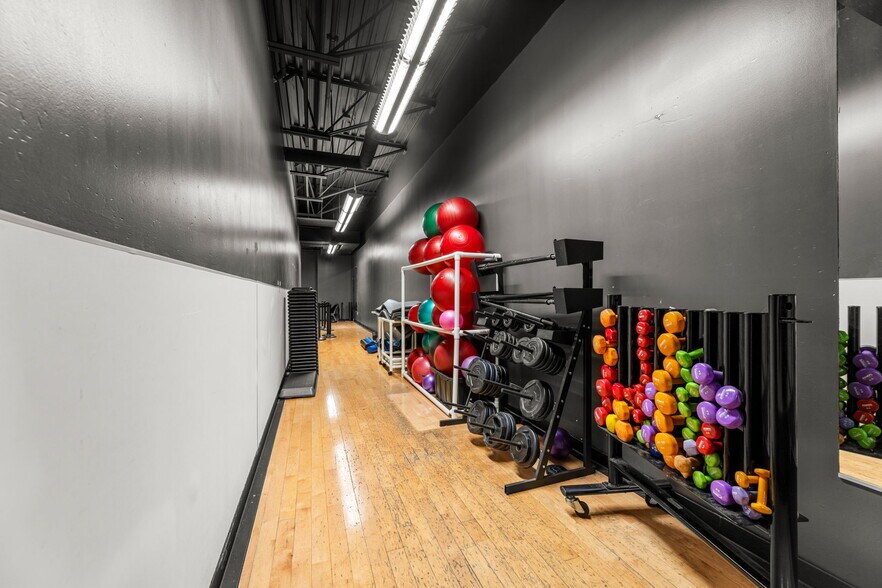 More Photos Of 1900 Del Paso Rd, Sacramento Health Club For Lease