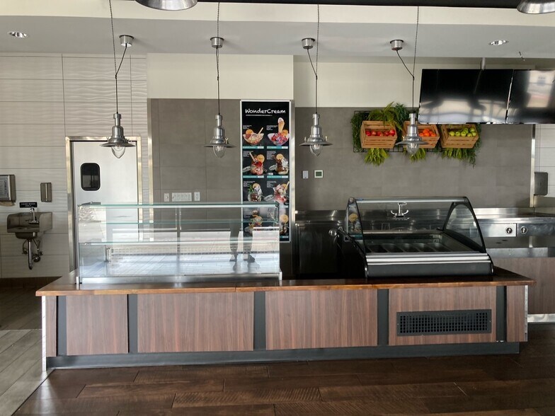 More Photos Of 19010-19074 Gulf Fwy, Friendswood Unknown For Lease