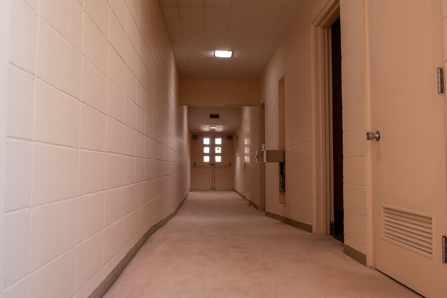 More Photos Of 605 S Riverside Dr, Palm Springs Religious Facility For Sale