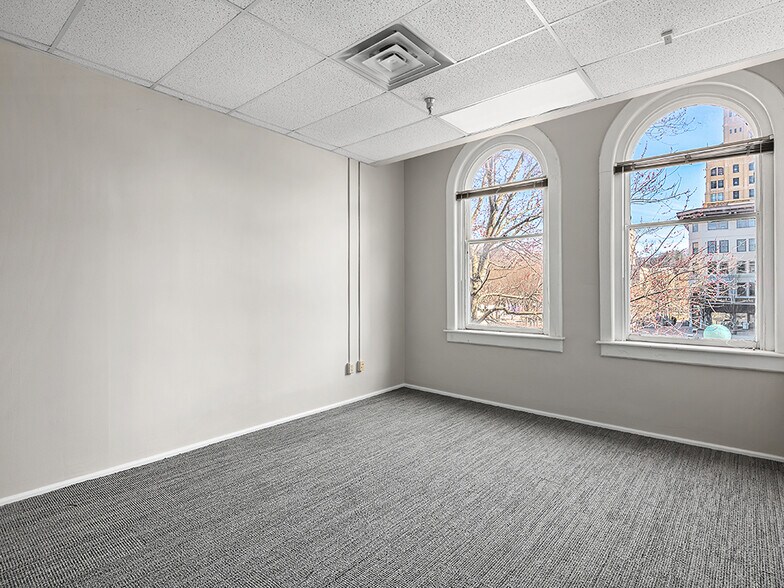 More Photos Of 9 SW Pack Sq, Asheville Office For Lease