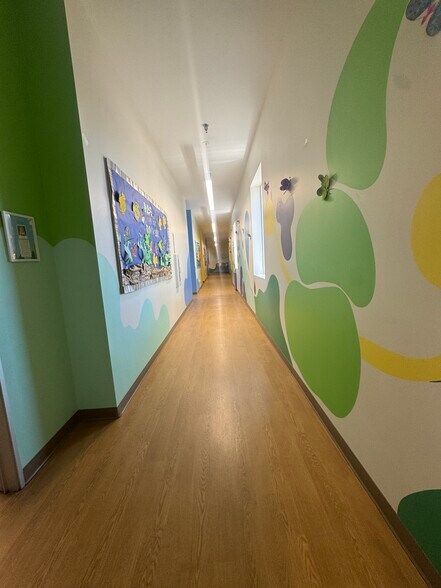 More Photos Of 19436 Ventura Blvd, Tarzana Daycare Center For Lease