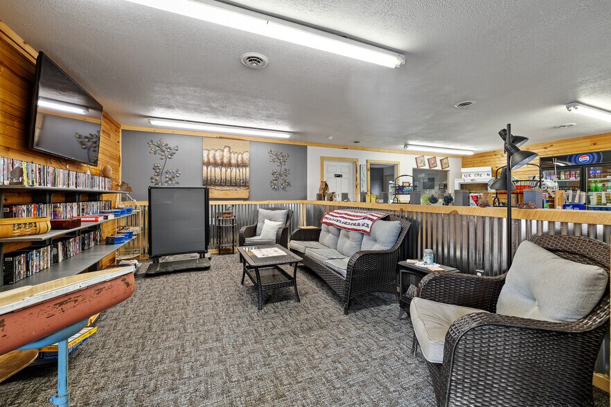 More Photos Of 1116 N 5th St, Custer Trailer Camper Park For Sale