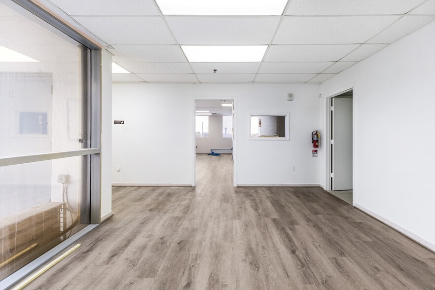 More Photos Of 5040 NW 7th St, Miami Medical For Lease