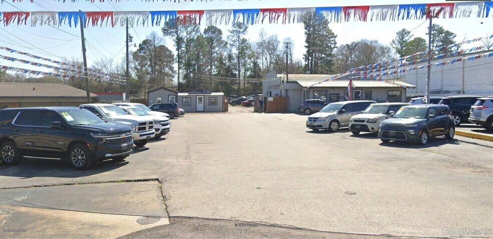 More Photos Of 412 E Spring St, Palestine Auto Dealership For Sale