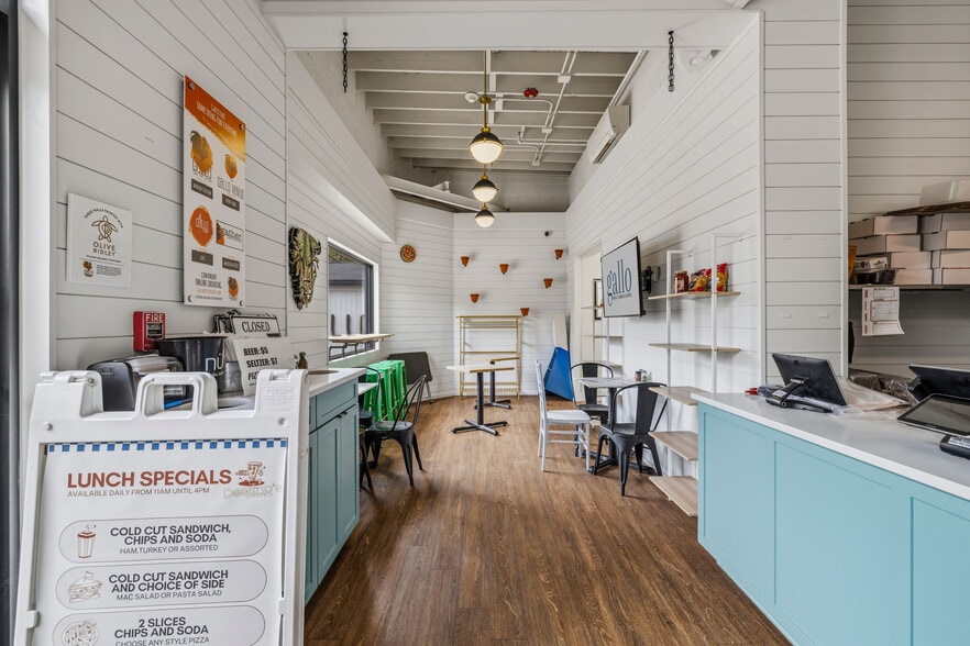 More Photos Of 402 Center St, Lewiston Restaurant For Sale