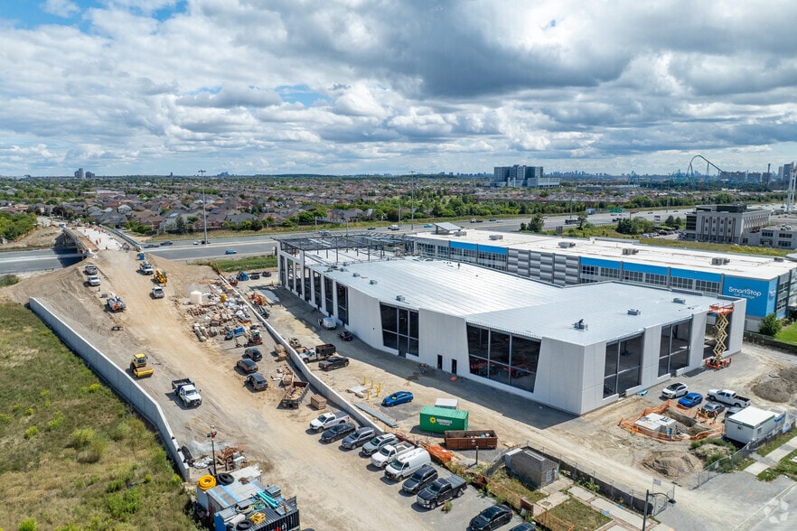 More Photos Of 435 Cityview Blvd, Vaughan Industrial For Sale