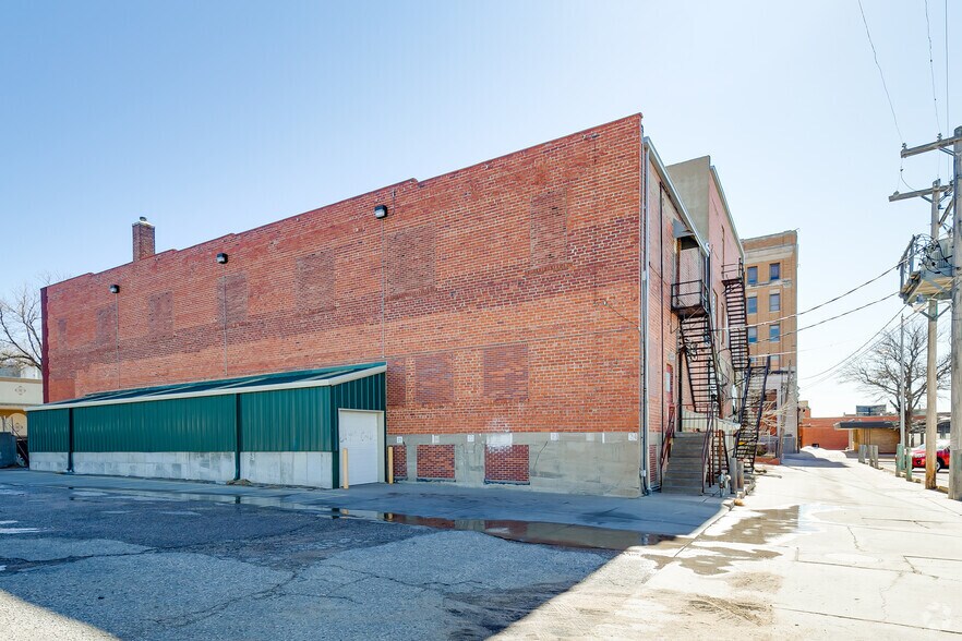 More Photos Of 705 N 2nd Ave, Dodge City Loft Creative Space For Sale