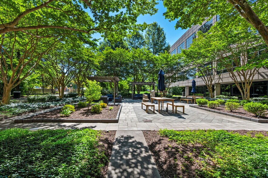More Photos Of 3975 Fair Ridge Dr, Fairfax Office For Sale