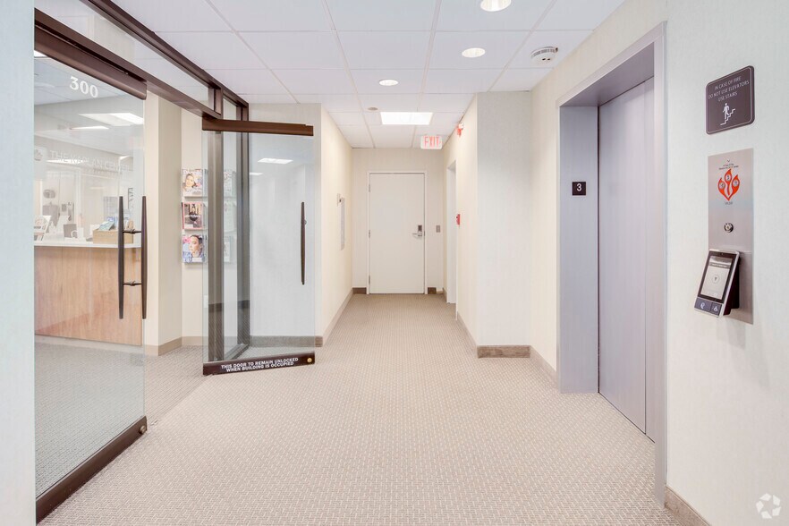 More Photos Of 6829 Elm St, McLean Medical For Lease