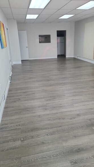 More Photos Of 9-19 Bayveiw, Inwood Storefront Retail Office For Lease