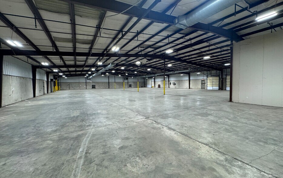 More Photos Of 4545 W Bethany Rd, North Little Rock Warehouse For Lease