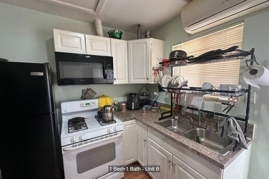 More Photos Of 7304 Canby Ave, Reseda Freestanding For Sale