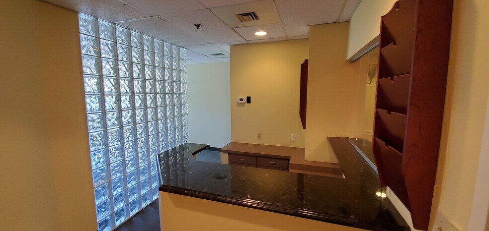 More Photos Of 955 Main St, Winchester Medical For Lease