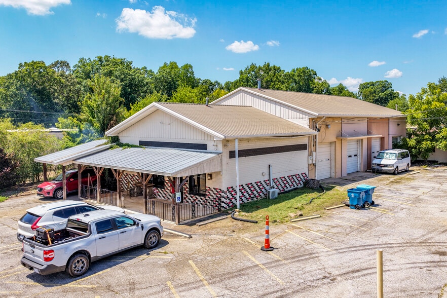 More Photos Of 1358 W Main St, Forest City Warehouse For Sale