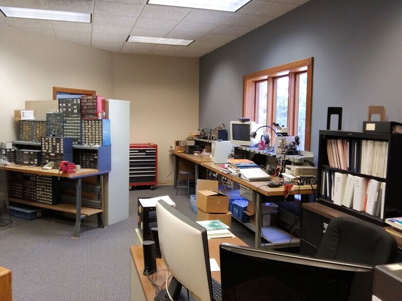 More Photos Of 6520 Hopkins Rd, Mentor Light Manufacturing For Sale