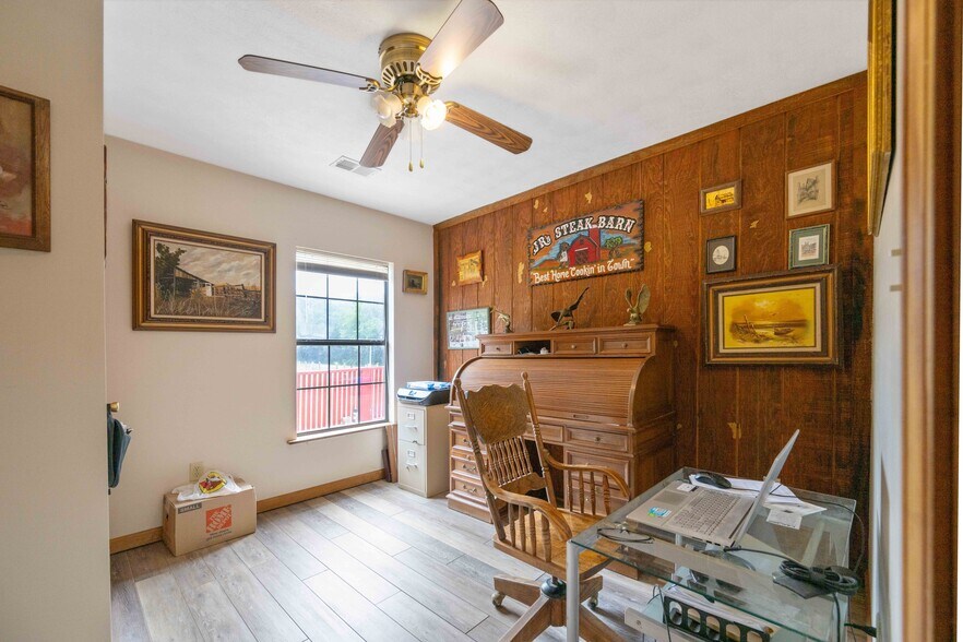 More Photos Of 7386 Mt Carmel Rd, Decaturville Convenience Store For Sale