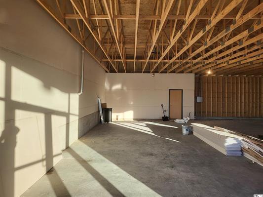 More Photos Of 330 N 30th St, Quincy Storefront For Lease