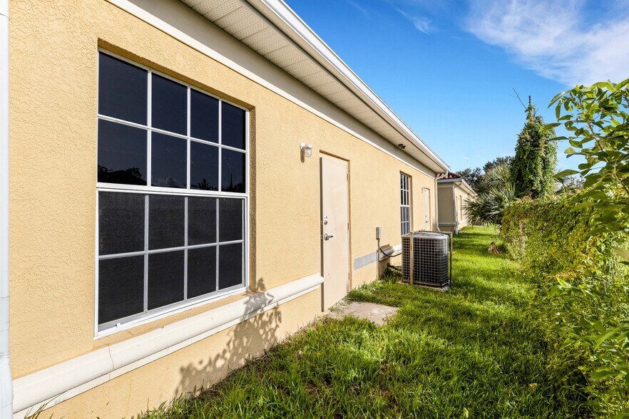 More Photos Of 1038-1040 E Brandon Blvd, Brandon Medical For Lease