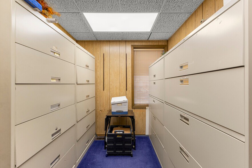 More Photos Of 6336 Fox Ave, Allen Park Office For Sale
