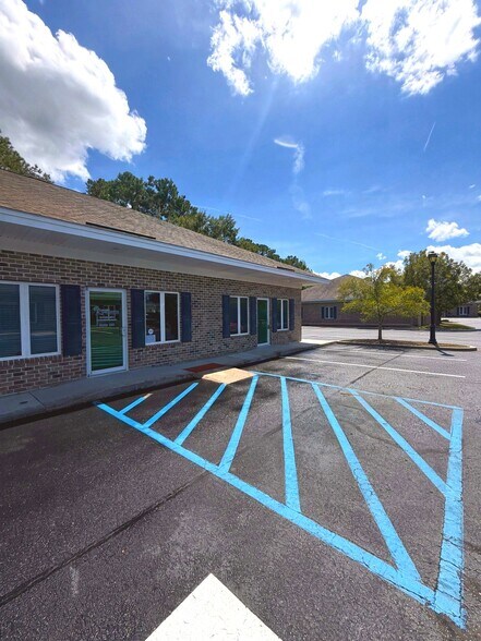 More Photos Of 413 W Montgomery Cross Rd, Savannah Office For Sale