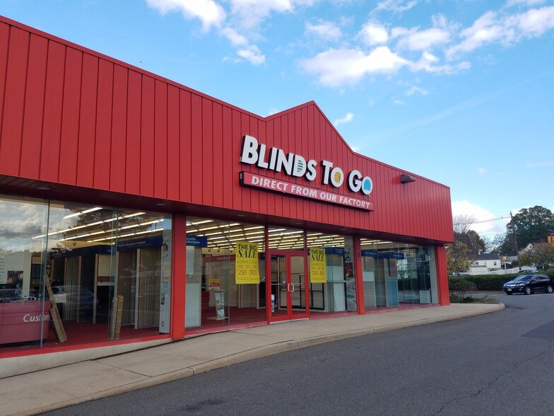 More Photos Of 350-400 Ryders Ln, Milltown General Retail For Lease