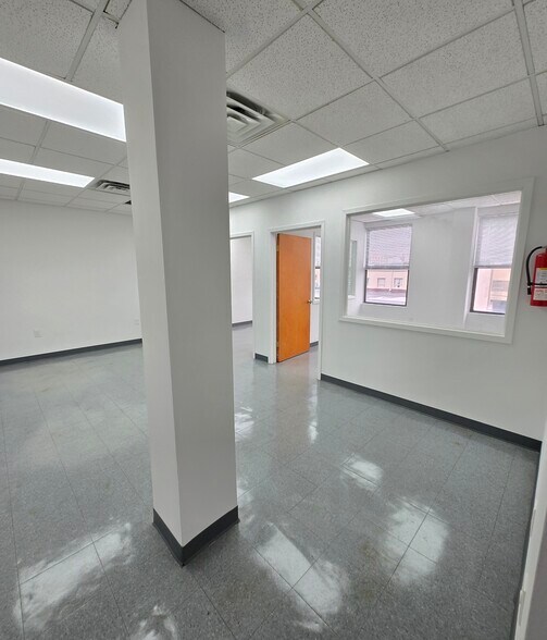 More Photos Of 17717 150th Ave, Jamaica Office For Sale