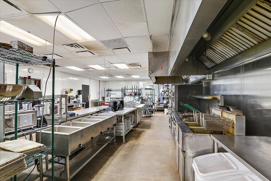 More Photos Of 15 Jackson Cir, Florence Restaurant For Sale