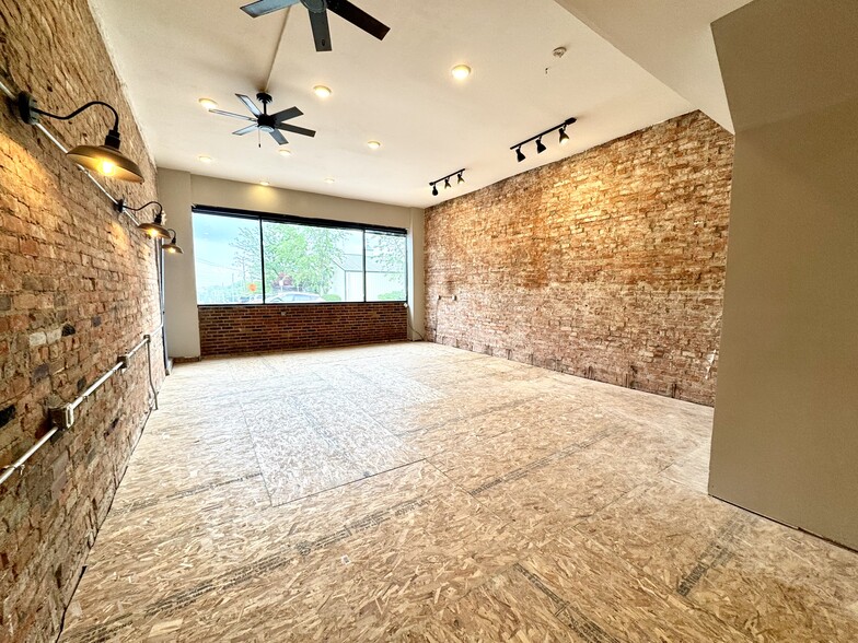 More Photos Of 648 E McMillan St, Cincinnati Storefront Retail Residential For Lease