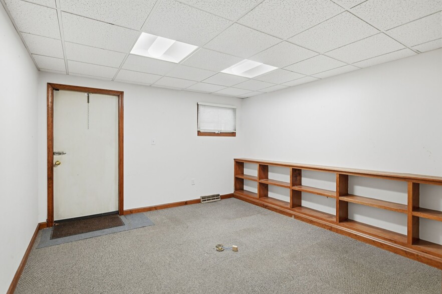 More Photos Of 641 Grattan St, Chicopee Office For Lease