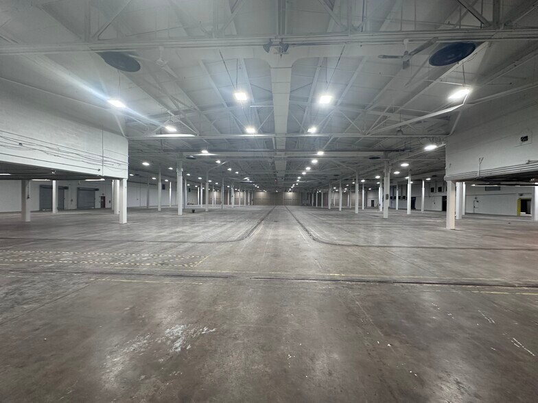 More Photos Of 1007-1011 W Butler St, Philadelphia Distribution For Lease