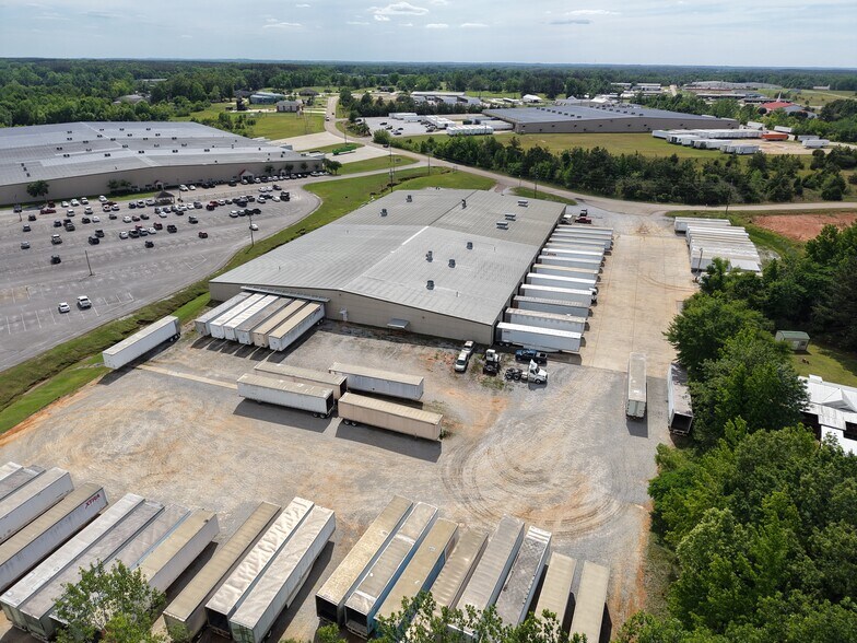 More Photos Of 370 Henry Southern Dr, Pontotoc Distribution For Lease