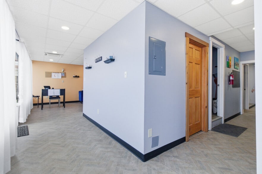 More Photos Of 1081 & 1083 Front St, Philipsburg Flex For Sale