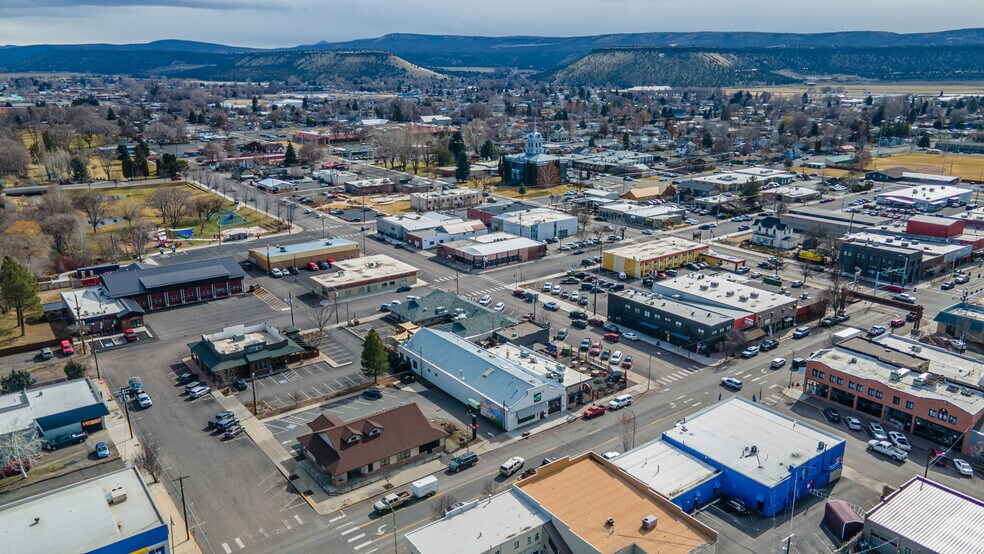 More Photos Of 420 N Main St, Prineville Restaurant For Lease