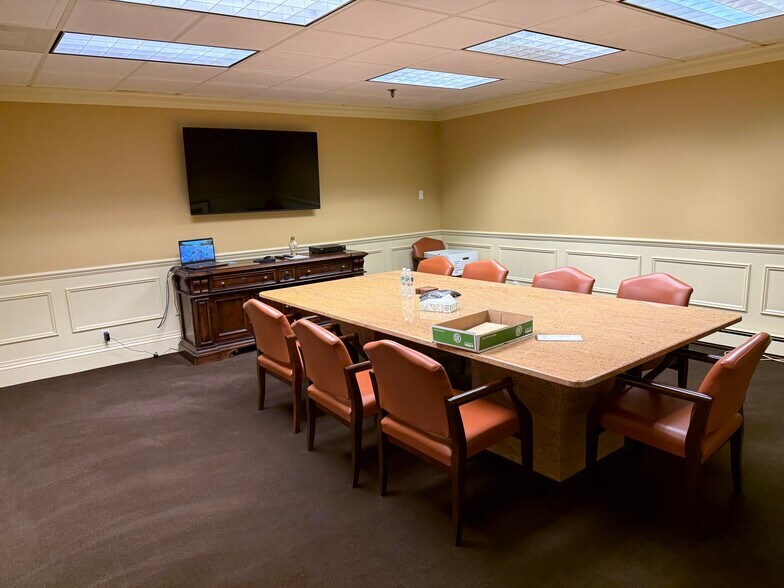 More Photos Of 66 S Tyson Ave, Floral Park Office For Sale