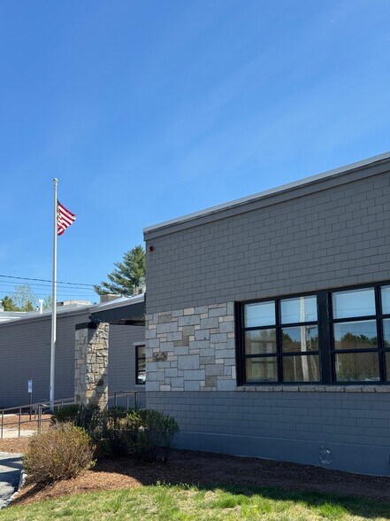 More Photos Of 19-27 Terrill Park Dr, Concord Warehouse For Lease