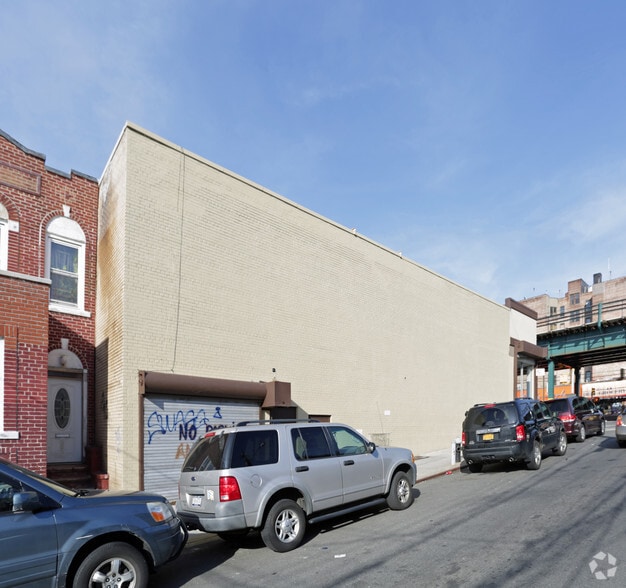 More Photos Of 4151 White Plains Rd, Bronx Drugstore For Lease