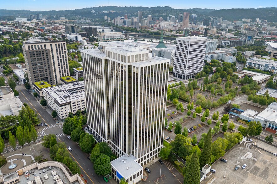 More Photos Of 825 NE Multnomah St, Portland Office For Lease