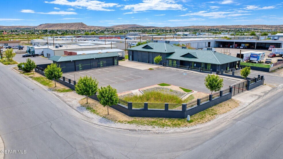More Photos Of , Sunland Park Flex For Sale