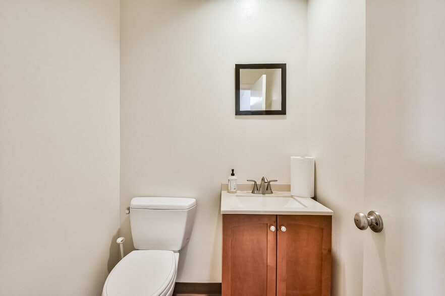 More Photos Of 11234 Timber Tech Ave, Tomball Unknown For Lease