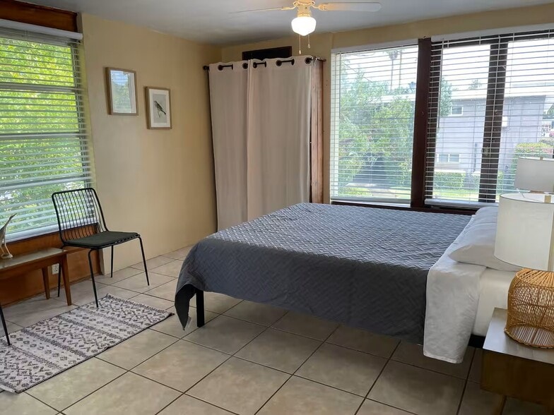 More Photos Of 1064 Broadway, Dunedin Hotel For Sale