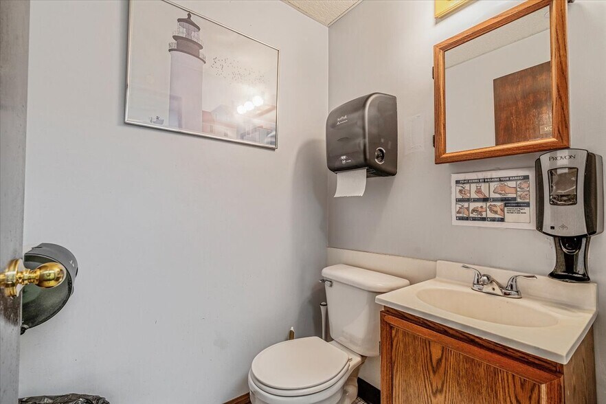 More Photos Of 723 Braddock Ave, Braddock Office For Sale