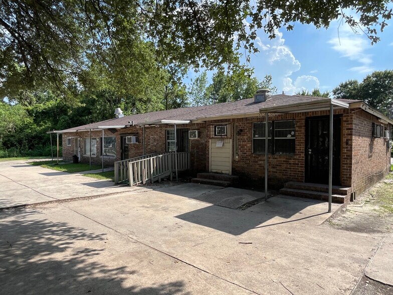 More Photos Of 9305 N Wayside Dr, Houston Office Residential For Sale