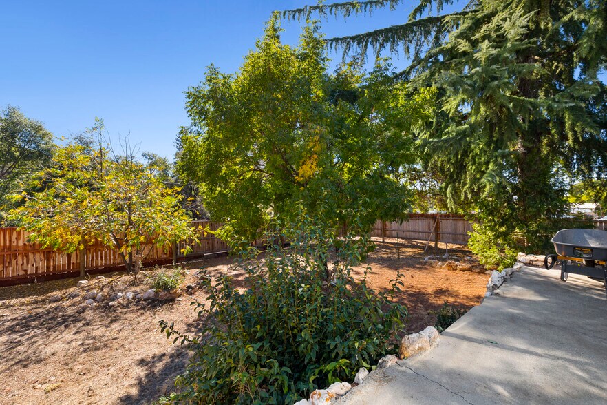 More Photos Of 19750 CA-120, Big Oak Flat Apartments For Sale